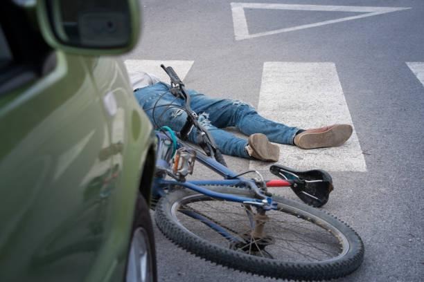 How Do Helmet Laws Affect Bicycle Injury Claims?