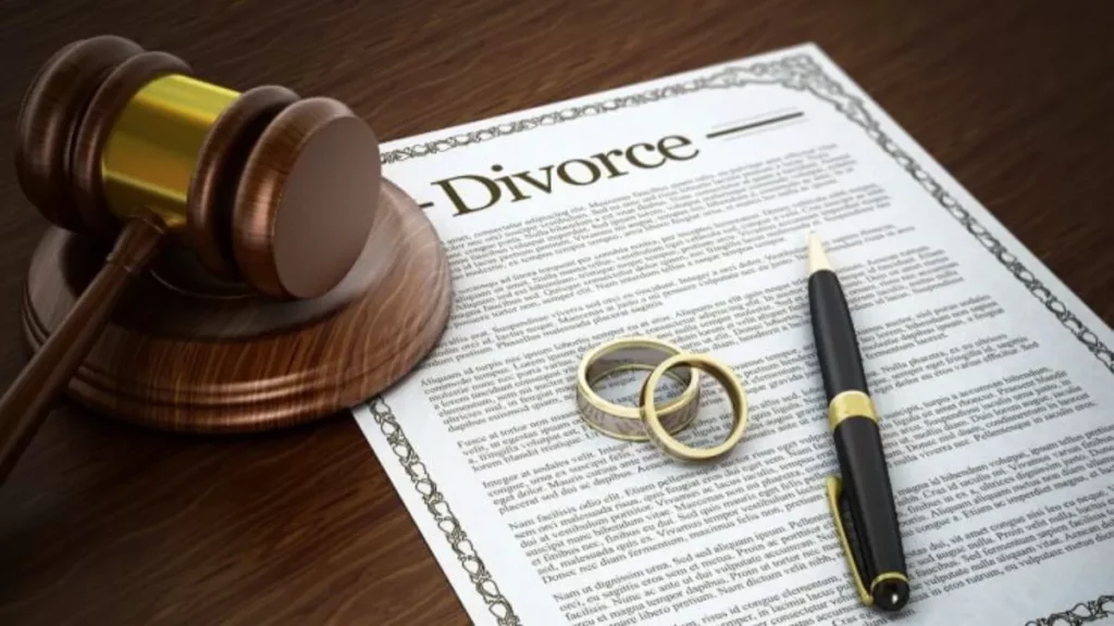 How Much Does a Divorce Lawyer Cost?