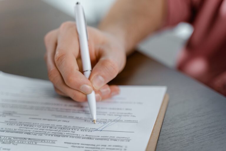 Contractual Clarity: Improving Transparency in Long-Term Service Agreements